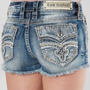 ❤️NWT!❤️ ROCK REVIVAL RAVEN FRAYED SHORTS 30
